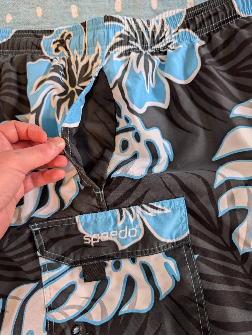 Speedo Swim Trunks Mens Medium Black w/ Blue Tropical Flowers